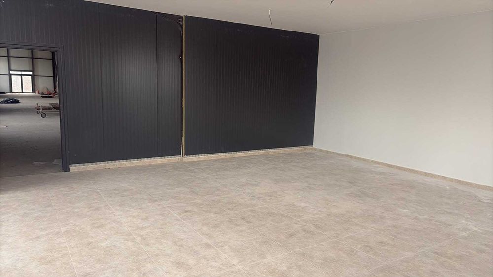 Дава се под наем Офис в с. Труд, Област Пловдив - 640 кв.м за 3000 € - Снимка #2