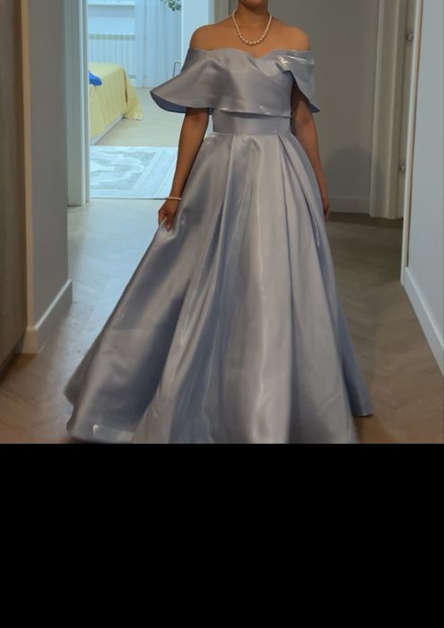 Продам пышное,красивое платье