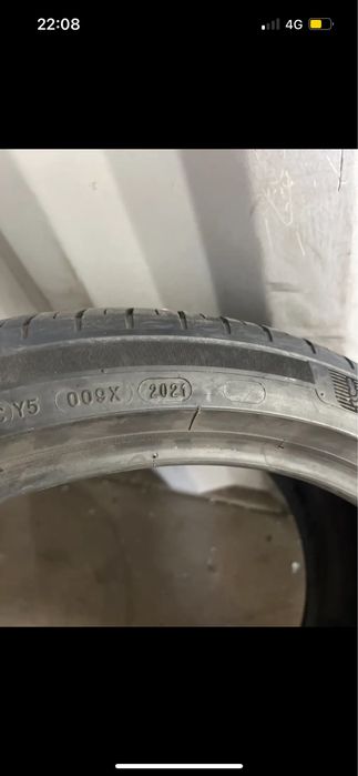 Mishelin 255/40R21