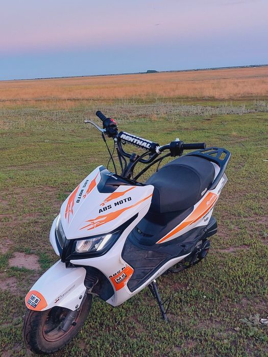 Скутер м8 150 кубов