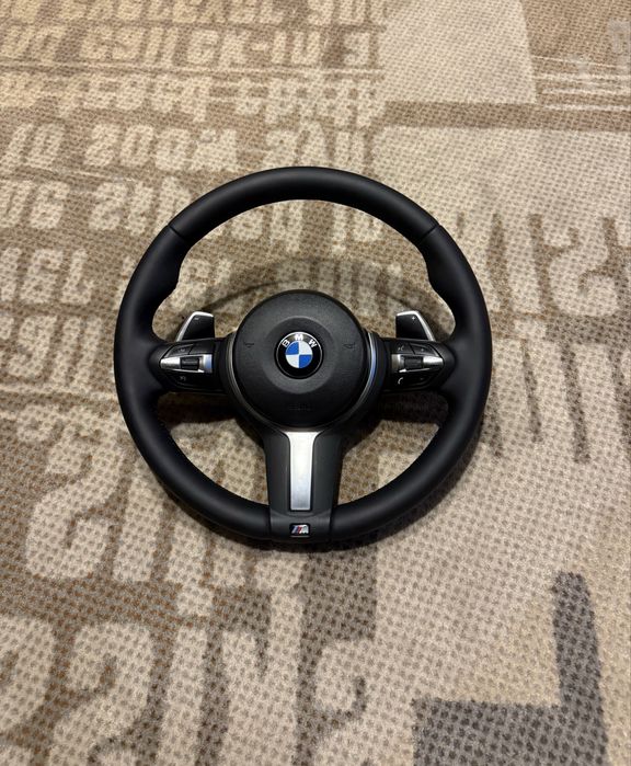 Volan BMW M Sport nou, cu padele