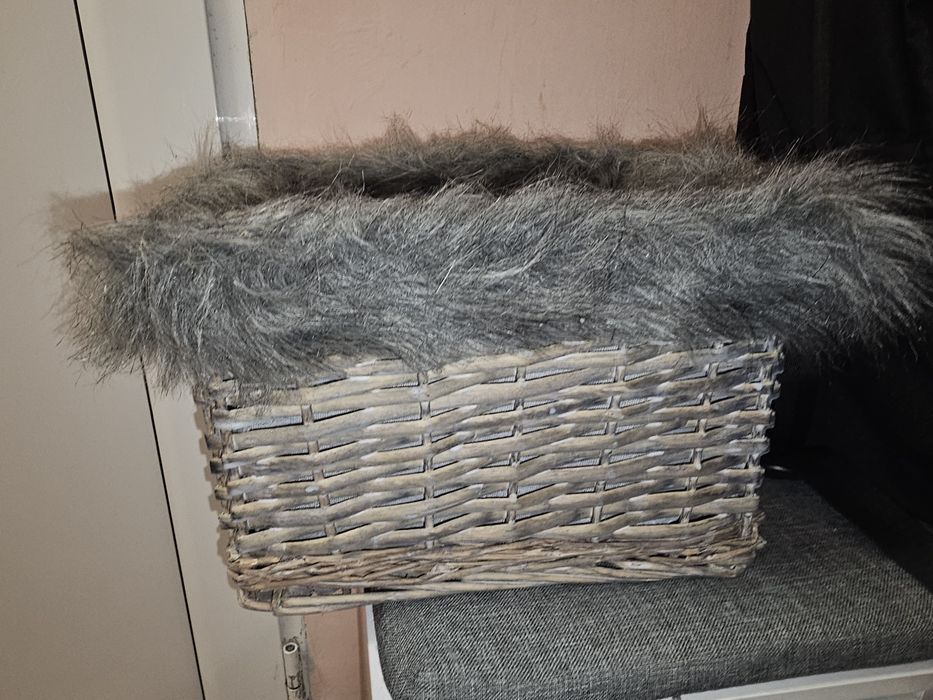 Плетен кош за джунджурийки