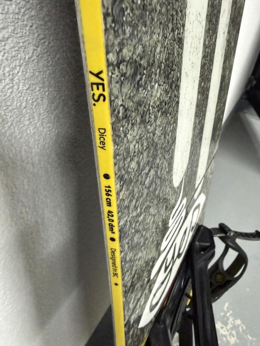 placa snowboard yes dicey L156cm 2023/2024