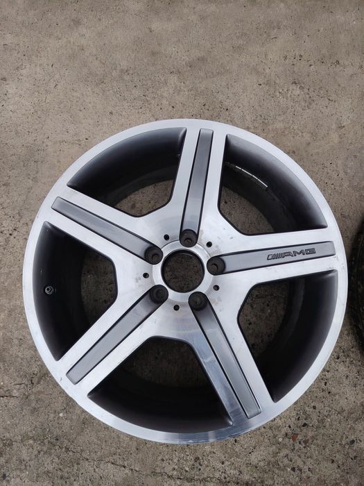19 dyumli Amg diska