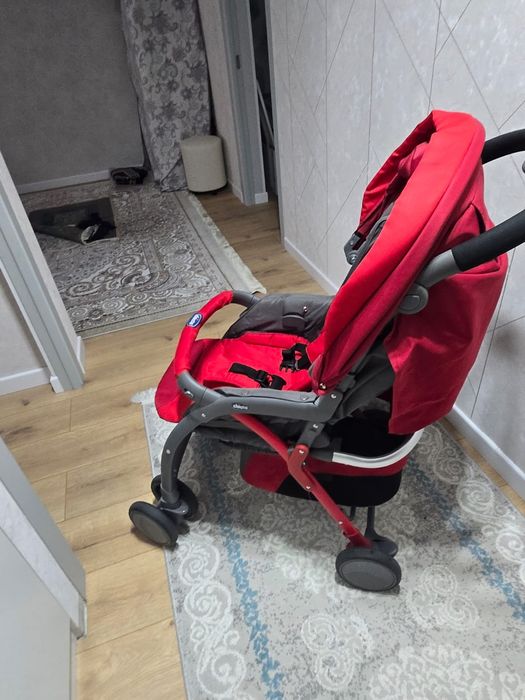 Детская коляска Chicco прогулочная