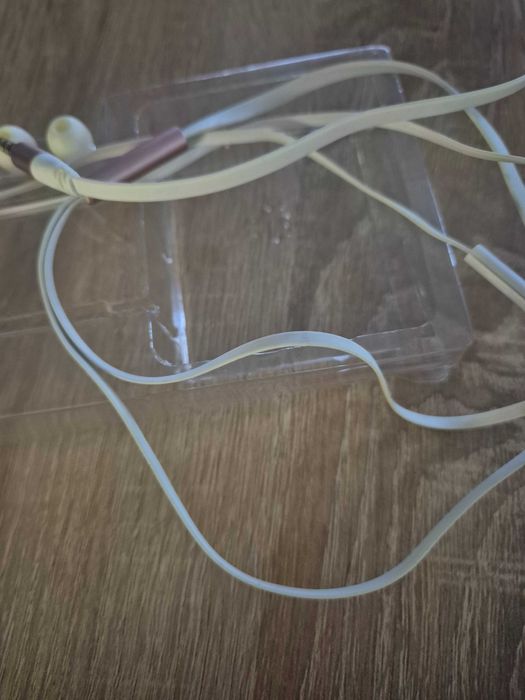 Karl Lagerfeld Wire слушалки със силиконов накрайник