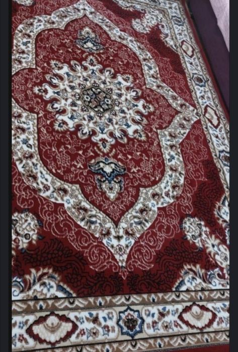 Продаю ковёр в нормальное состоянии