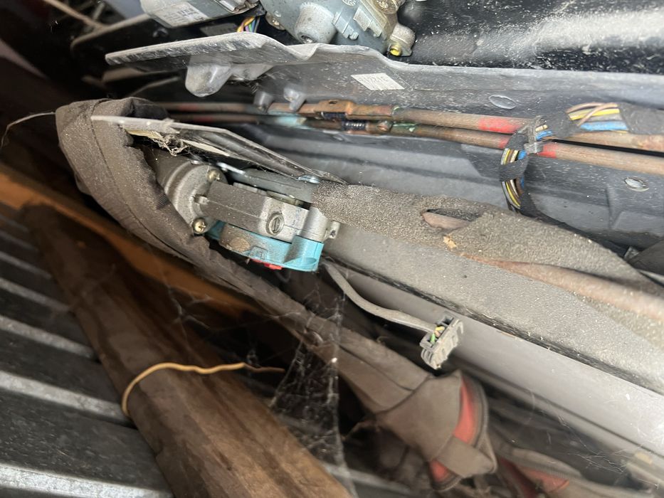 Люк на ауди 100 а6 с4