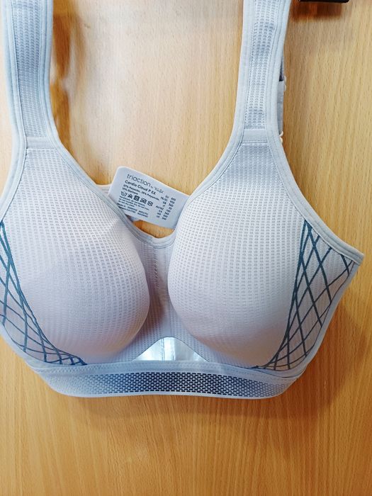 Спортен сутиен Triumph Triaction 80 D