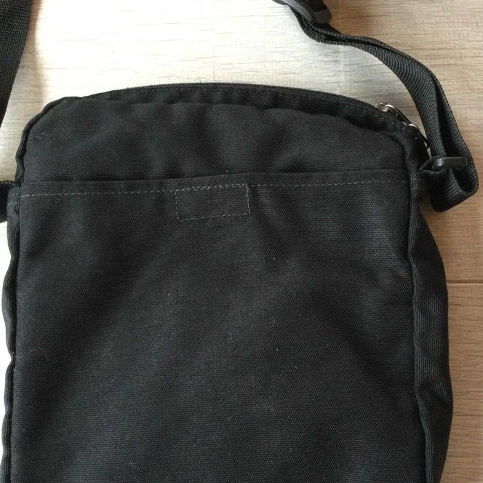 оригинална мъжка черна маркова чанта за през рамо EASTPAK от САЩ