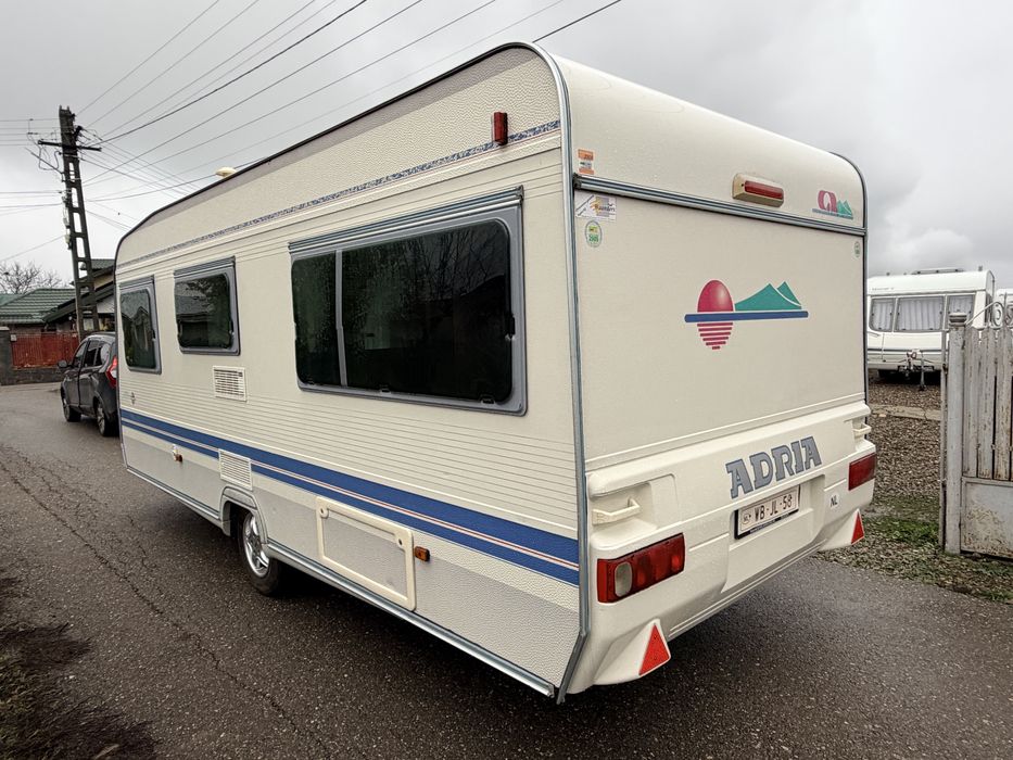 Rulota Adria Unica 502UP,an2001,4 pers,fransbed,baie,dus,wc fix