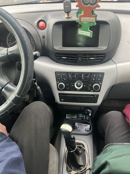 nissan almera tino