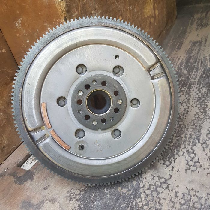 маховик luk 415 0261 10,за рено 1.9 дци,нисан примера 1.9 дци