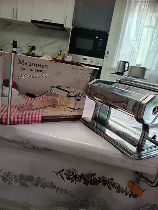 Машинка для нарезки лапши, раскатка теста