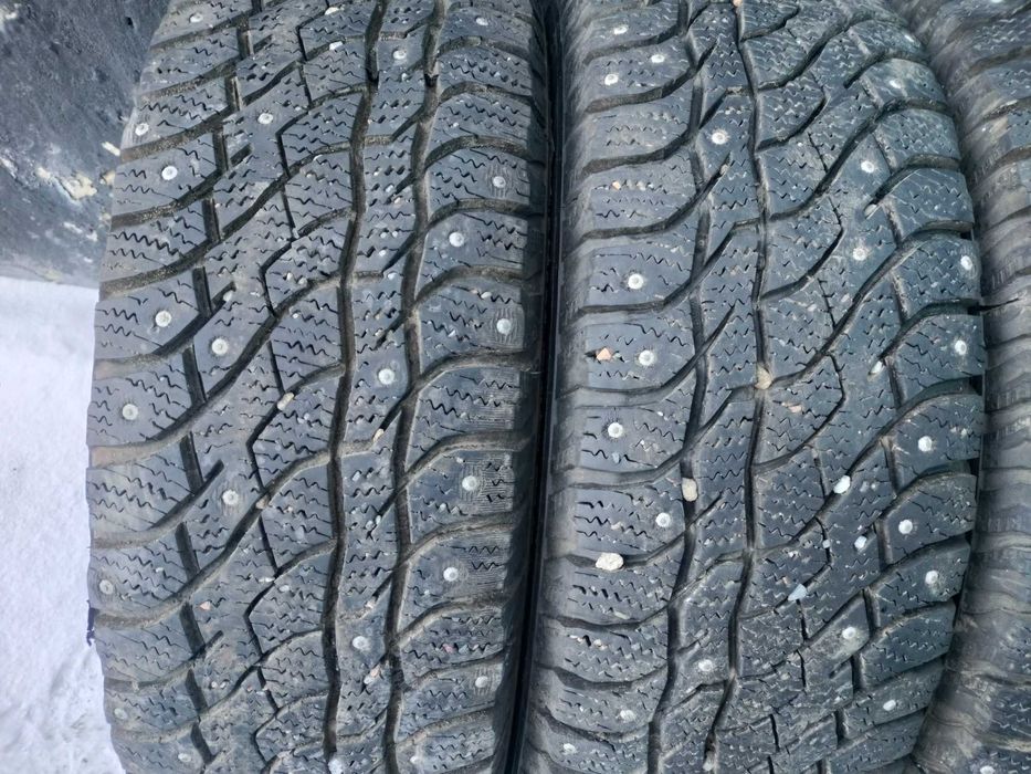 Комплект зимних шин 215\65\16