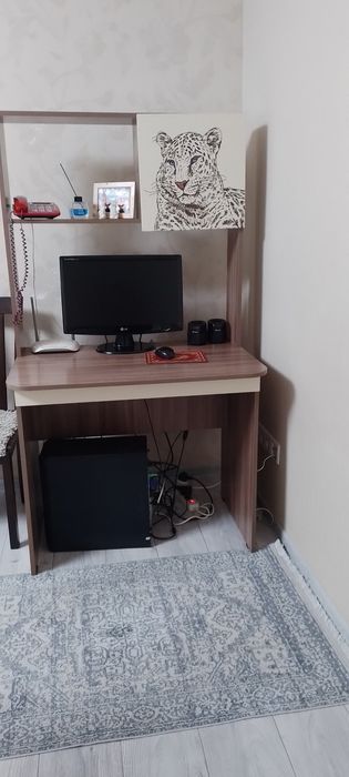 Продаётся компьютерный стол,
