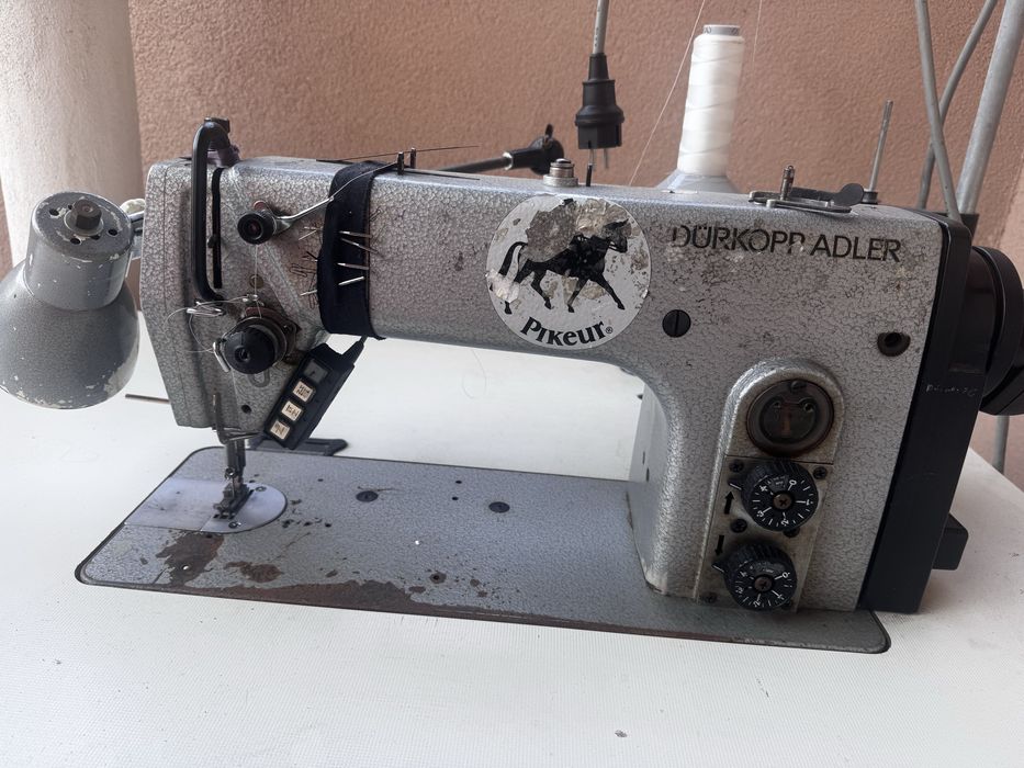 Masina de cusut industriala