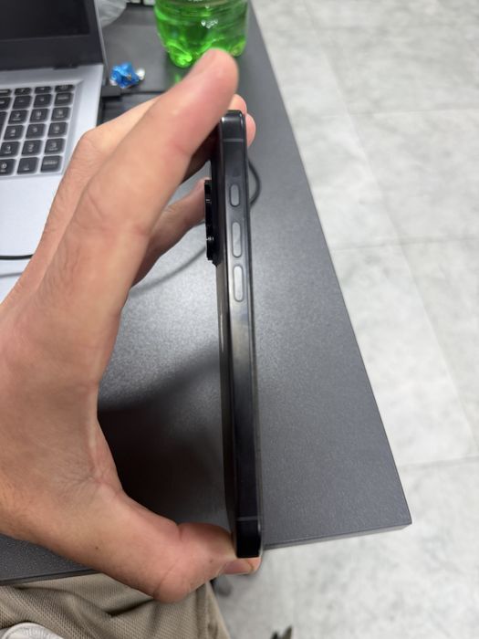 Продам Iphone 16 pro 256