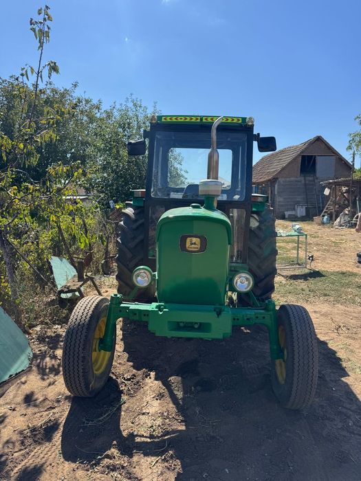 Vând John deere 2030,68 cai putere cu plug și disc