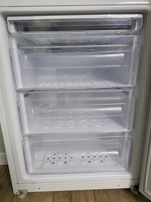 Срочно продам холодильник Samsung!!!