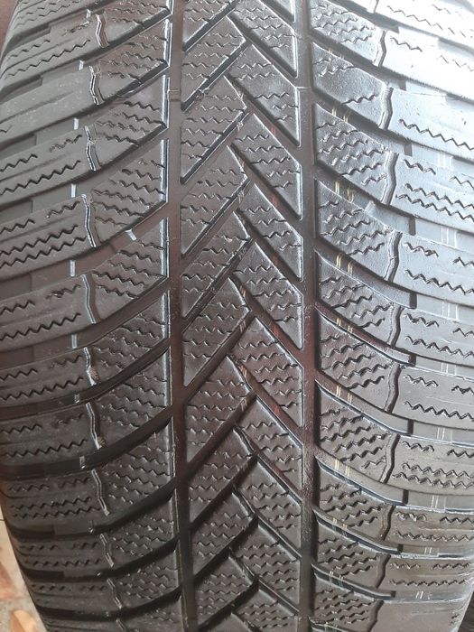 Продам шины 255/55/19 бриджистон