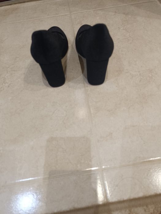 Елегантни дамски обувки