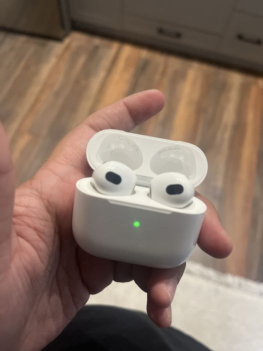 Продам наушники Air Pods 3