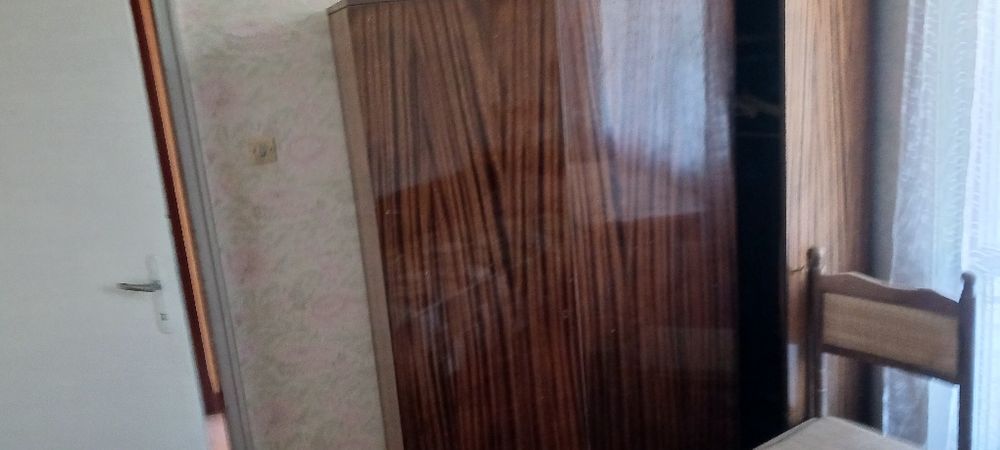 Отдавам под наем тристаен тухлен