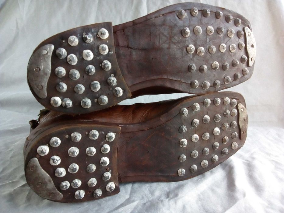 Обувки,Военни,"Бранник",Планинарски, Подковани,Цинтове