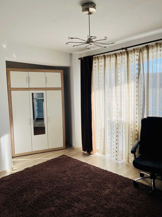 Inchiriez garsoniera cu terasa, loc de parcare, aer conditionat in zona Turnisor