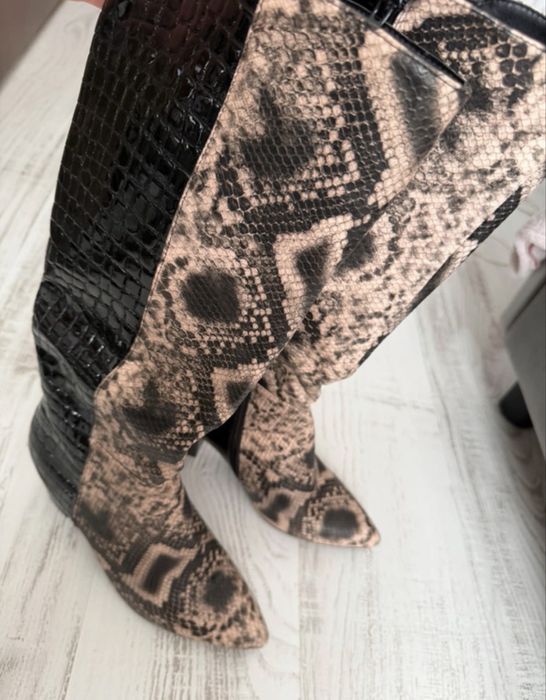 Cizme lungi cu imprimeu perfecte pentru un stil casual,elegant