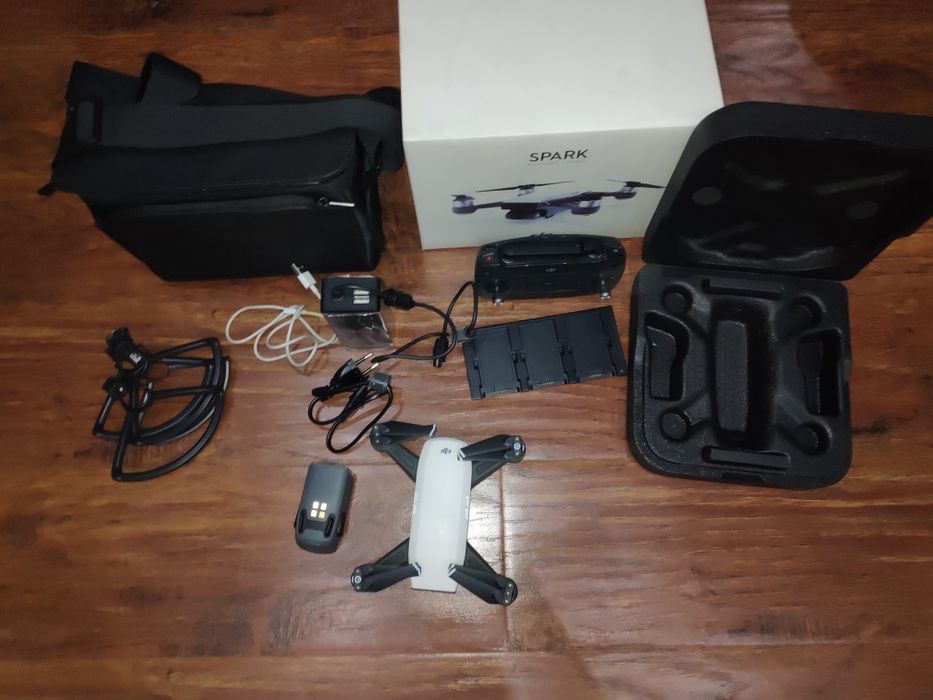 Дрон/Квадракоптер Dji spark fly more combo
