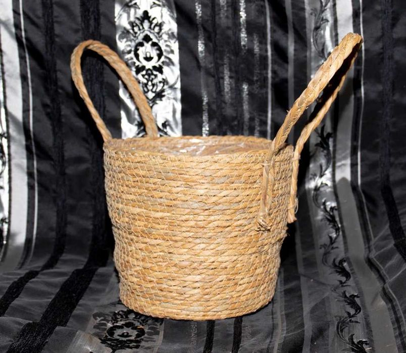 Корзины плетеные с ручками