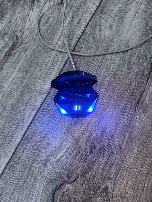 модель X15 TWS Gaming