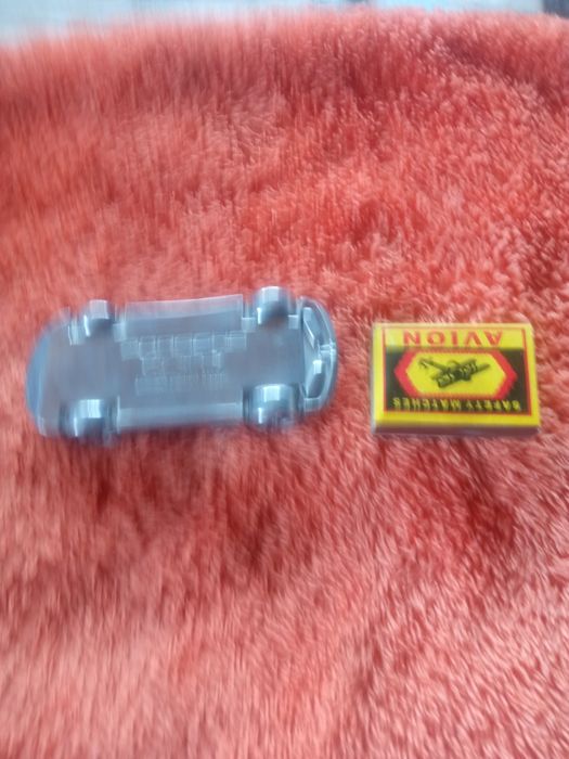 Продам сувенирную.машину.