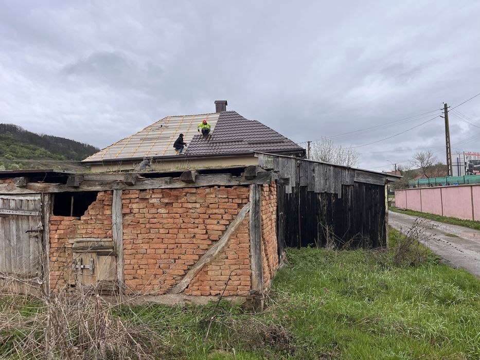 Montaj acoperisri repartii jgheaburi velux dulgherie