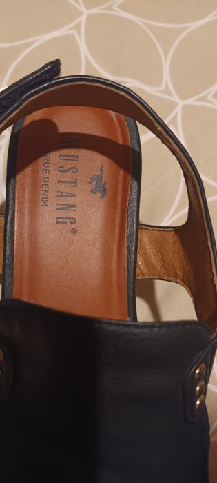 Sandale piele marime 39 Mustang