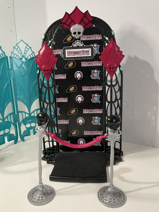 Monster high (монстер хай) мебель