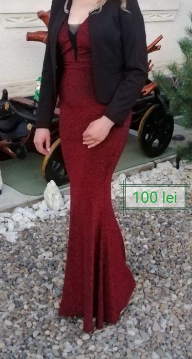 Vând rochițe diverse modele