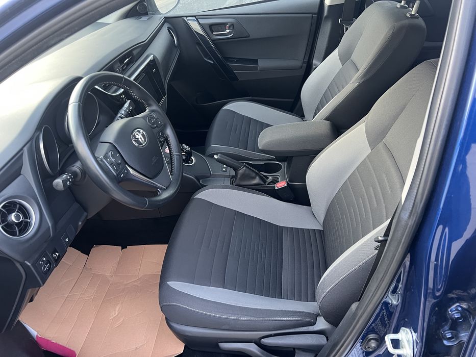Toyota Auris 2017 automat hibrid benzina