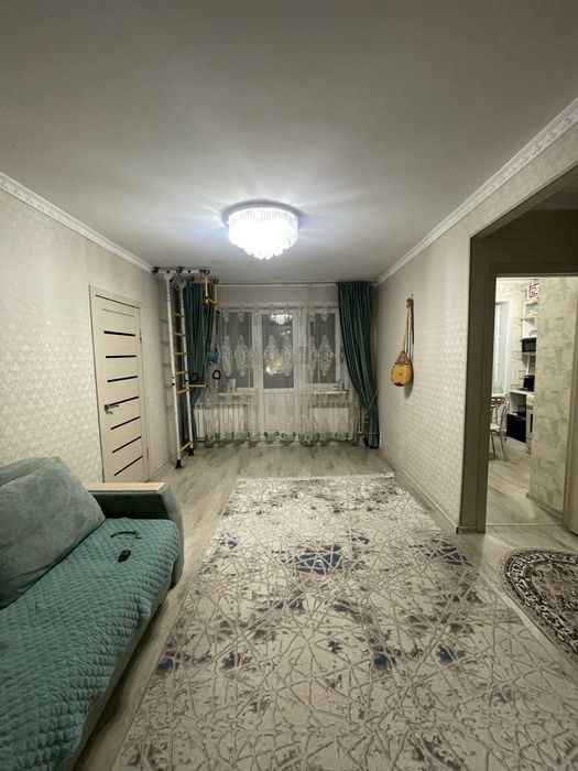 Продается 2 ух комнатное квартира