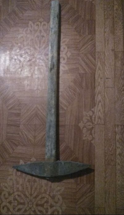Ножовки.Кирка,мастерок.