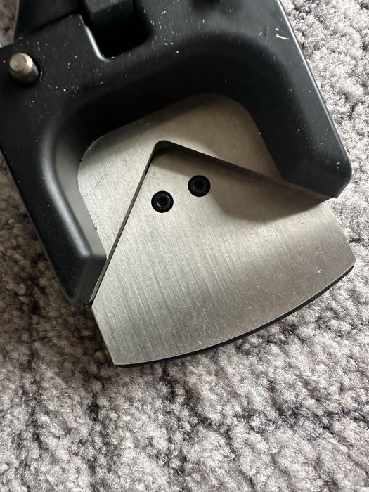 Vand perforator de rotunjit colturi