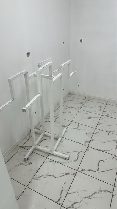 Напольная стойка
