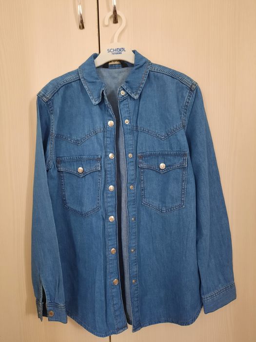 Продам джинсовую рубашку