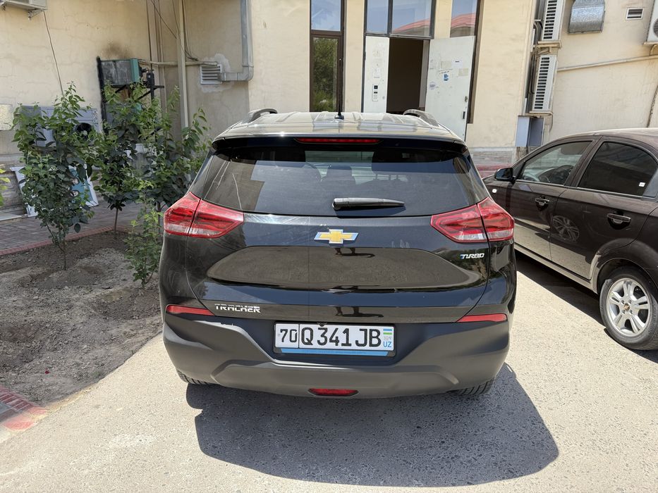 Tracker 2 Ls 2025 qora