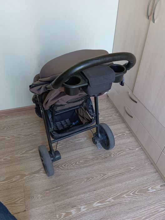 Продам коляску joie