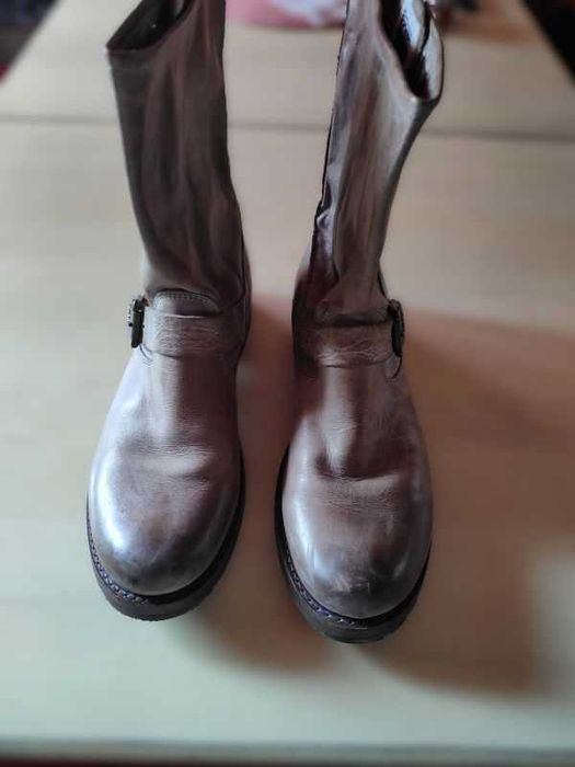 Кожени ботуши Frye