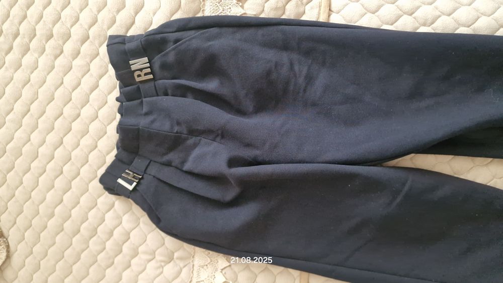 Продам брюки школьные на девочку