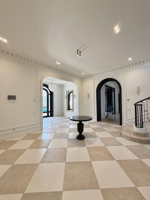 Продается дом 5 спален 2 гостиной, ориентир: геофизика, 10 соток 697м²